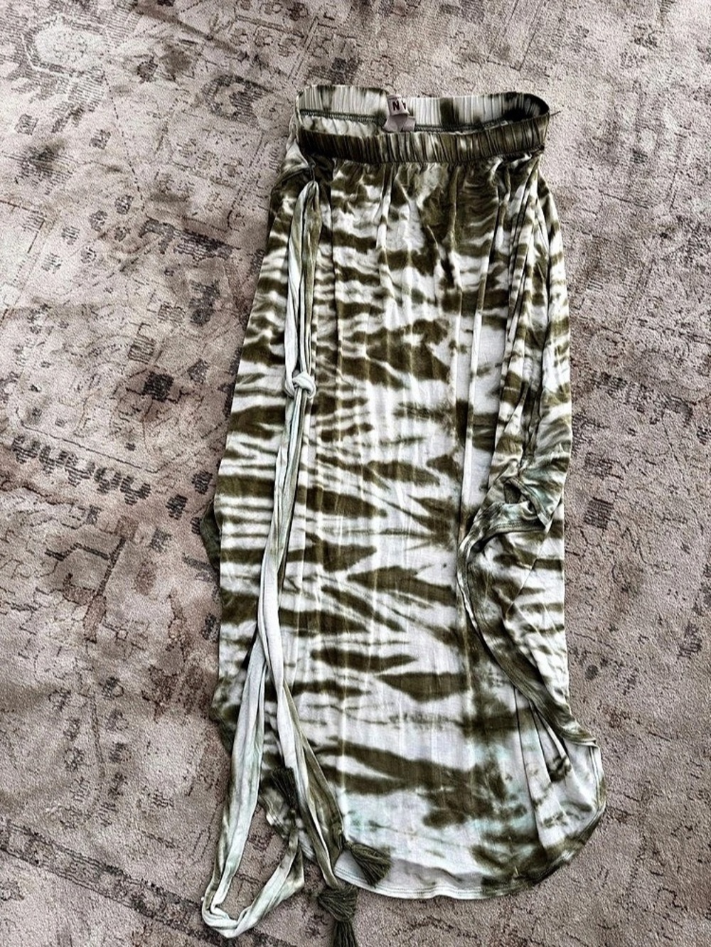 DOLAN Green & White Tie-Dye wrap Midi skirt Like New excellent condition like ne